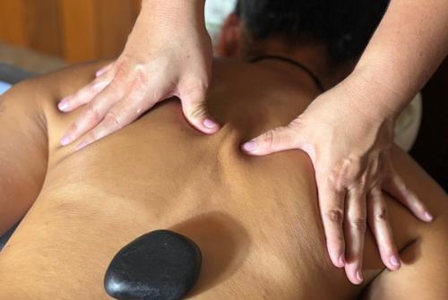 Massagem relaxante nas costas